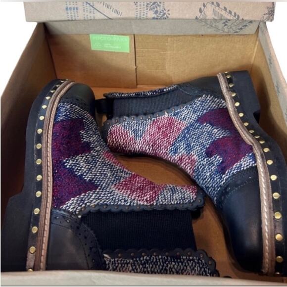 Free People Textile Tapestry Atlas Chelsea Ankle Boots In Navy Size 36 EU - Picture 8 of 9